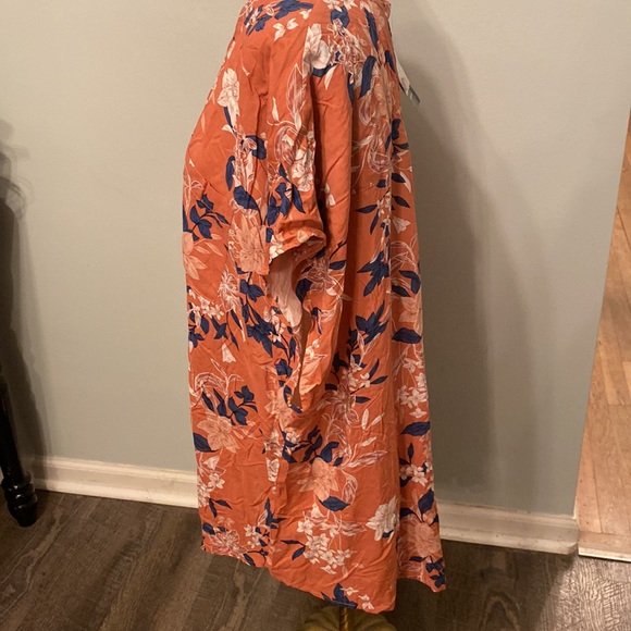 NEW torrid 3X button down floral shirt - Picture 5 of 9